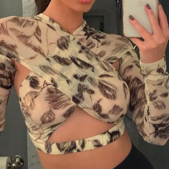 Criss cross long sleeve top - Picture 6 of 6